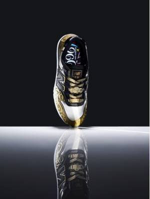 フランク ミュラーの想像性豊かな時の世界を投影した特別なニューバランス「CM996」発売