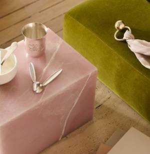 ステーショナリーからベビー用品まで幅広い用途に。カルティエのホリデーシーズンに向けた新オブジェ コレクション