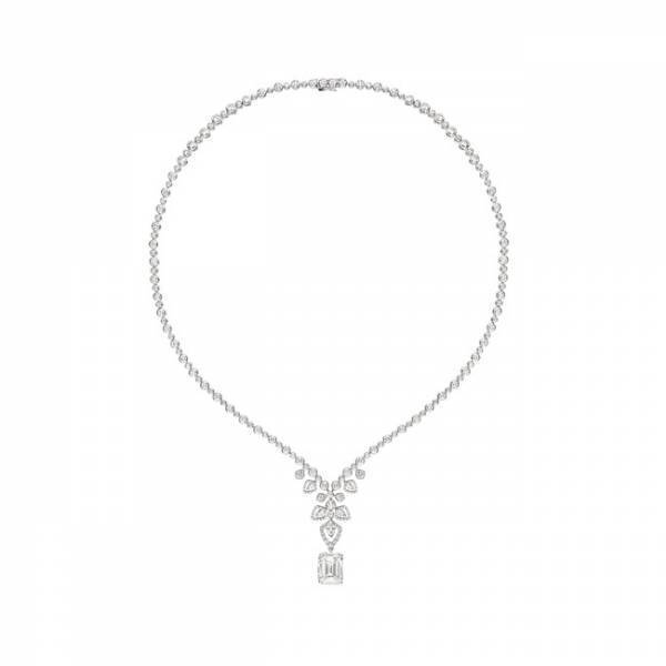 メゾンが考えるフェミニニティへの賛美。ショーメからクラシックハイジュエリーコレクションの新作を発表