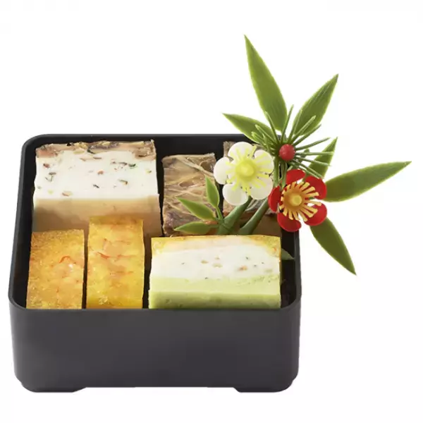 ルタオ自慢のスイーツとデリカをお重に詰め込んだプレミアムなオリジナルおせちが登場