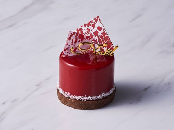 スペシャリテやツリーをイメージした人気商品など多彩な味わい。ヴィタメールクリスマス限定カットケーキ