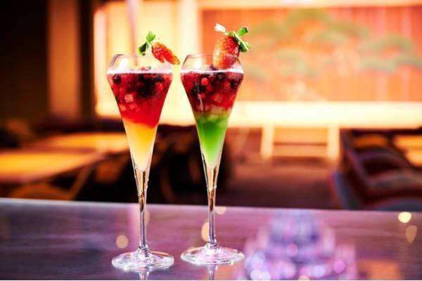 クリスマスはお酒を片手に作品鑑賞! アートアクアリウム美術館がクリスマスシーズン限定イベントを開催