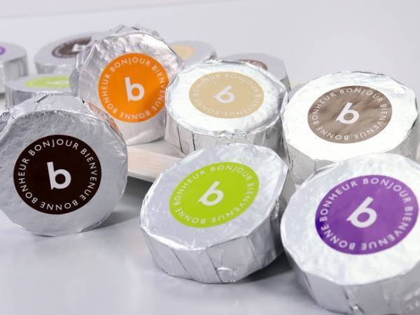 パティシエの熱い想いを形に。ベイユヴェールから華麗な「マカロン・オ・フルール」が完成