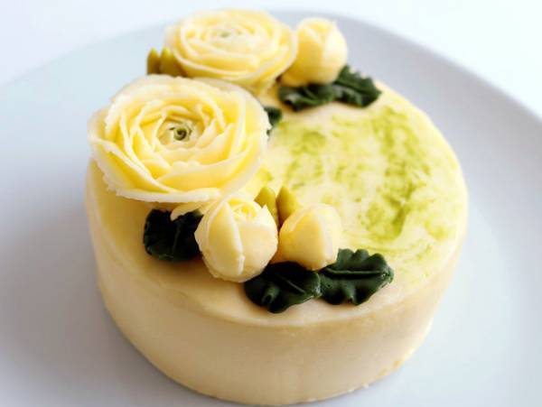 パティシエの熱い想いを形に。ベイユヴェールから華麗な「マカロン・オ・フルール」が完成