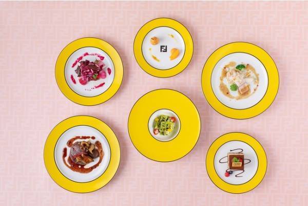 ブランドのシグネチャーカラーで統一された店内。フェンディとアニヴェルセルカフェが期間限定のコラボ