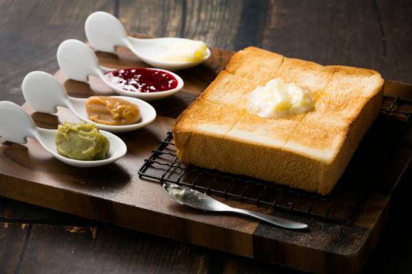 高級食パン専門店・嵜本、札幌と名古屋に新店をオープン! 2つの看板食パンでちょっぴり贅沢な朝食を