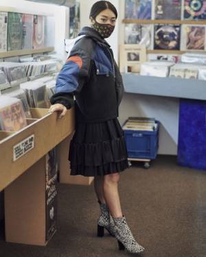 人気DJ ペギー・グーを起用! ルイ・ヴィトンの秋冬シューズ・コレクション最新ビジュアルを発表