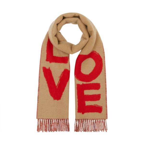 バーバリーの最新バッグ&アクセサリーを集結させたポップアップストアを新宿伊勢丹で開催