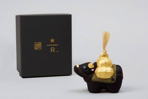 スターバックス リザーブ® ロースタリー 東京×島田耕園人形工房、幸多き年を願うコラボアイテムが発売