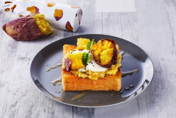 高級食パン専門店・嵜本×すいもあま芋、1日10食限定のオープンサンドが登場!