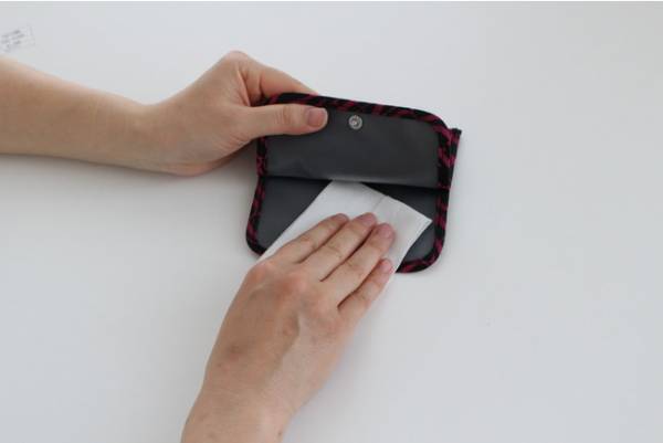 マスクの持ち運びや収納に! フードブティック「フォション」のロゴデザインのマスクホルダーが登場