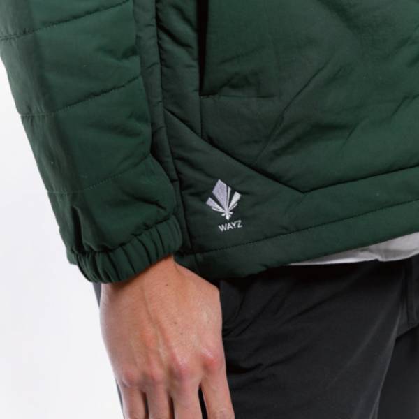 ヒュンメルとツエーゲン金沢の初コラボアイテム発売開始! 金沢の長い冬にうれしいサーマルジャケット