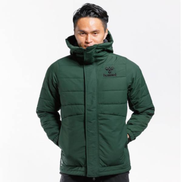 ヒュンメルとツエーゲン金沢の初コラボアイテム発売開始! 金沢の長い冬にうれしいサーマルジャケット