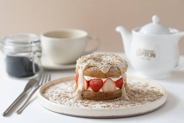 koe donutsからイラストレーター長場雄コラボのジェンダーレスパーカーを100着限定で発売