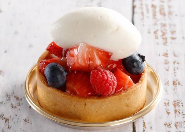 サミット晩餐会で称賛を浴びたグランパティシエ 赤崎哲朗が贈る至高のアフタヌーンティー