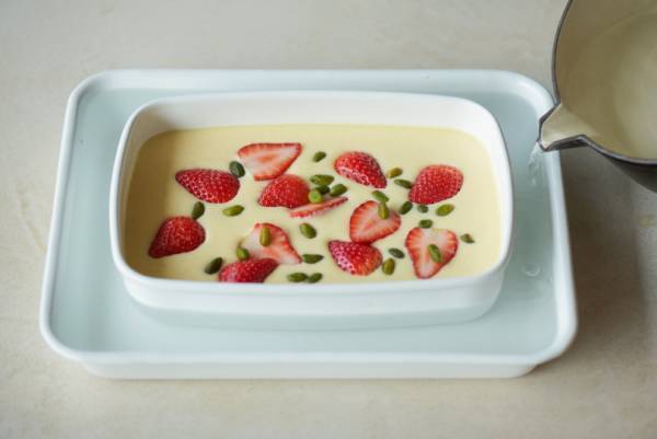 Mr. CHEESECAKEから季節のチーズケーキレシピが到着! 苺とピスタチオのクリスマスケーキを作ろう