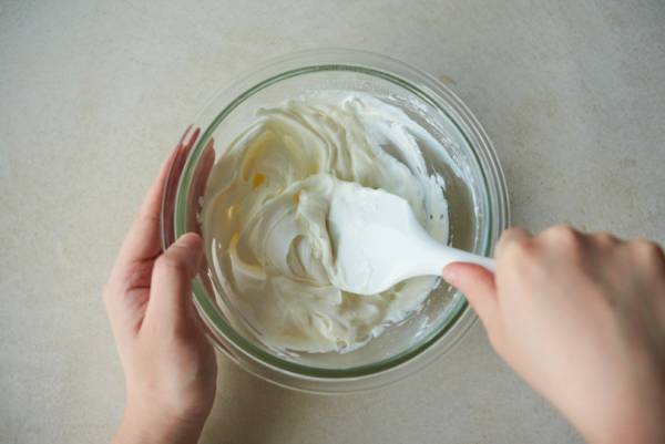 Mr. CHEESECAKEから季節のチーズケーキレシピが到着! 苺とピスタチオのクリスマスケーキを作ろう