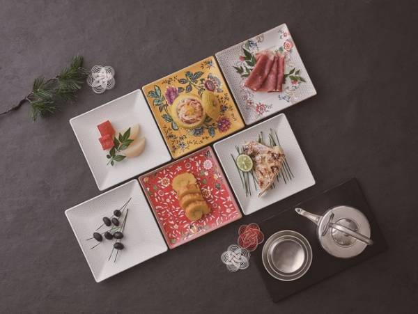 自宅時間を華やかに過ごす。ウェッジウッドの洋食器でいつもと違うモダンなおせち