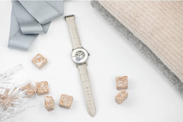 ホワイトウォッチで祝うホリデーシーズン。ラドーのセラミック素材を使用した5つのホワイトウォッチ