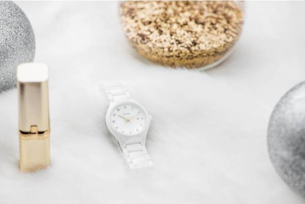 ホワイトウォッチで祝うホリデーシーズン。ラドーのセラミック素材を使用した5つのホワイトウォッチ