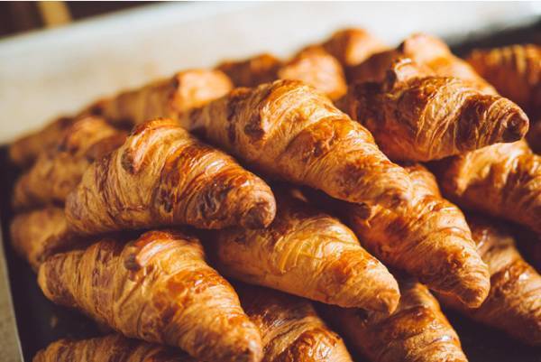 おいしいパンとコーヒーが、もっと美味しくなる音楽とは? メゾンカイザー監修したBGMがデジタル配信