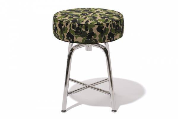 ベイプが「BAPE HOME」をスタート! APE HEADのテーブルやABCカモを施したソファなどがラインアップ
