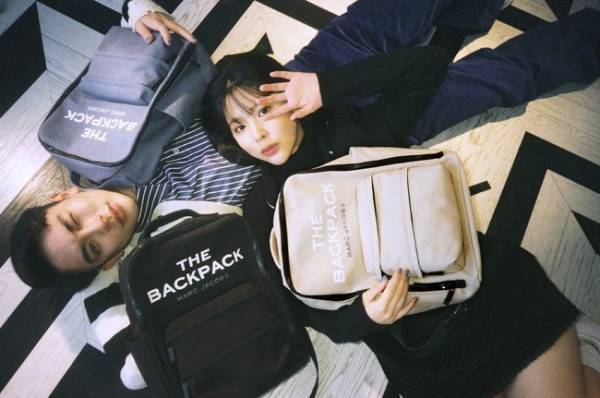 オーバーサイズグラフィックが魅力! マーク ジェイコブスの新作バックパック「THE BACKPACK」が日本先行で発売