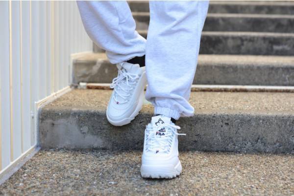 アトモスと渋谷区公認スーベニア事業「SHIBUKUROプロジェクト」とのコラボ第4弾は『FILA』のスニーカー