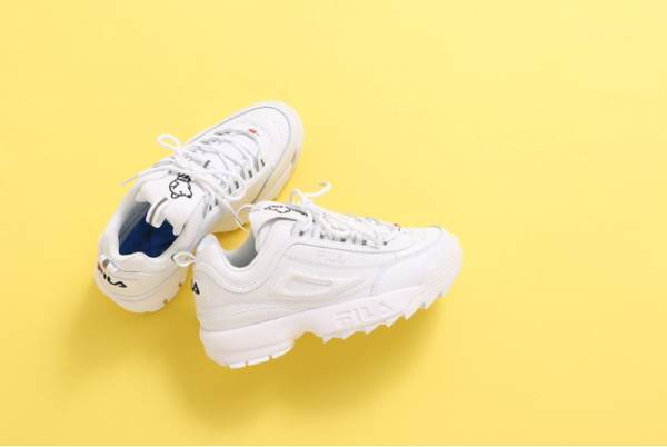 アトモスと渋谷区公認スーベニア事業「SHIBUKUROプロジェクト」とのコラボ第4弾は『FILA』のスニーカー