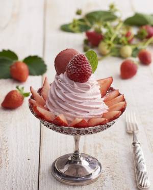 苺がいちばん美味しい季節だけお楽しみ。今年もキハチの人気No.1の苺スイーツ「ナポレオンパイ」発売