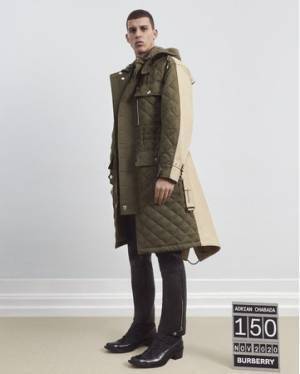 バーバリーが数量限定のカプセルコレクションを発売。リカルド・ティッシがブランドのシグネチャーを凝縮