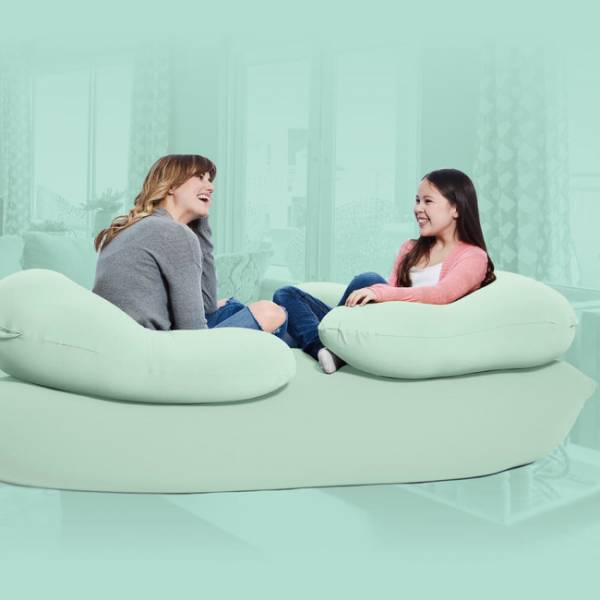 おうち時間のお供に! 快適すぎて動けなくなる魔法のソファYogiboから待望の新カラーが登場