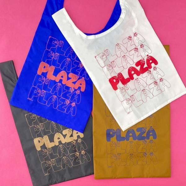 バーバパパたちがPLAZAの文字に変身したバグゥのエコバッグがPLAZAオンラインストアに登場