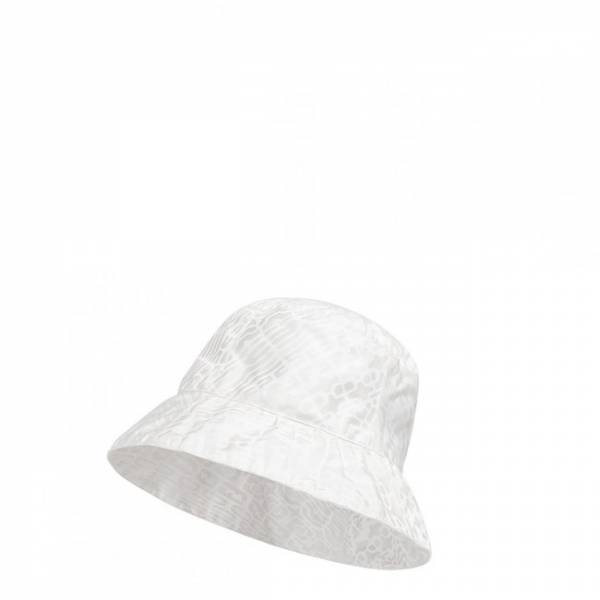 太陽光にあてるとFENDIの新コードが! フェンディが「ファッション界の科学者」アンリアレイジとのコラボを発表