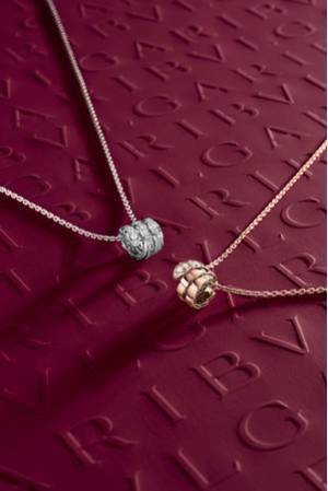 幻想的で煌めきに溢れるバレンタインデーをローマン・スタイルへ誘うブルガリのギフト