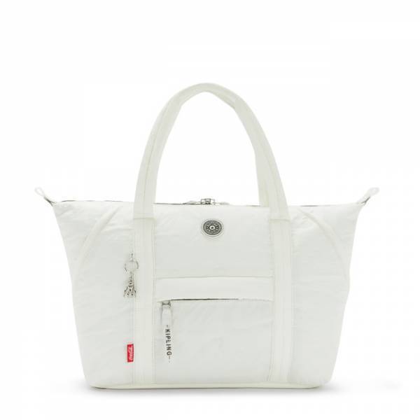 100％再生ペットボトルを使用。キプリングからコカ・コーラとコラボしたバッグコレクションを発売