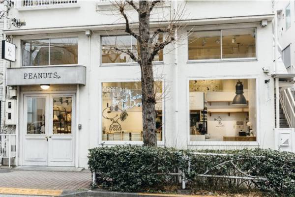 ピーナッツ カフェからツートーンカラーで切り替えたタイベックデザインの大人可愛いアイテムが登場