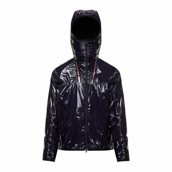 モンクレール 2021春夏メンズ「HOLDING COURT」コレクション、新素材を用いた魅惑的なエフェクト