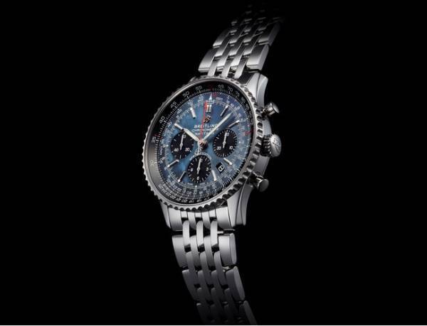 航空時計のシンボルとして輝きつづけるブライトリング「ナビタイマー」に日本のためにつくられた特別仕様が登場