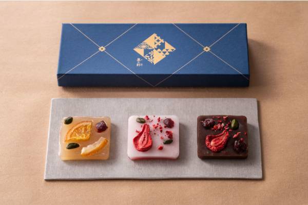 1803年創業の京菓匠「鶴屋吉信」がおくるドライフルーツ と羊羹のあたらしい出逢い