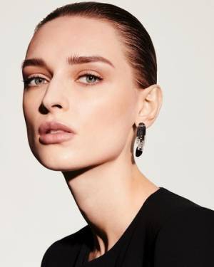 ジョルジオ アルマーニのエレガントな世界観を存分に堪能。アルマーニ / 銀座タワーのみで展開のファインジュエリーコレクション