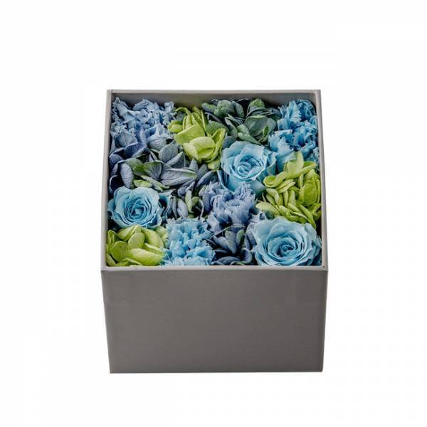 あふれるお花に心癒される特別なGODIVA。ゴディバ × ニコライ バーグマンのスペシャルセットが伊勢丹新宿で限定販売