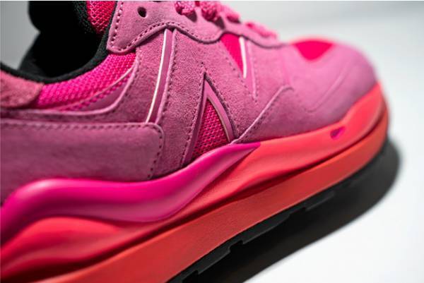オーバーサイズのNロゴデザイン! ニューバランス「57/40」に目を引くショッキングピンクの新色が登場