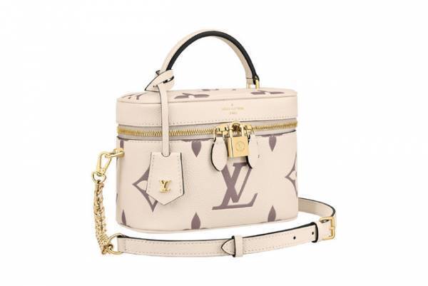 ジャイアントサイズのモノグラムが印象的! ルイ・ヴィトンから新作ヴァニティバッグが登場