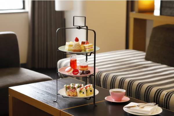 ニューオータニのデラックスルームが「いちごルーム」に! ジェラピケの新作パジャマも付いたおこもりホテルステイ