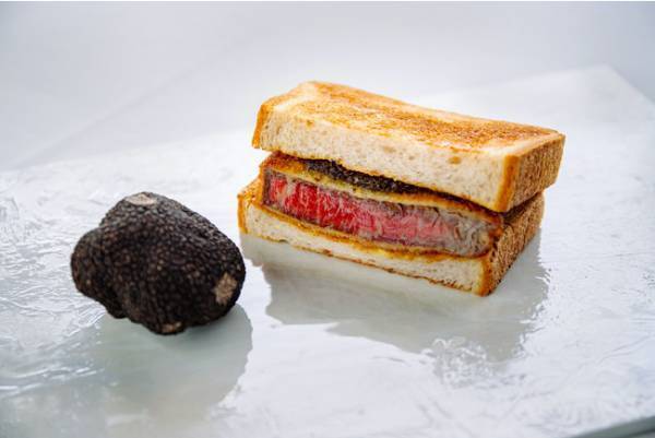 南⻘山の会員制フレンチレストラン「パーレセゾン」が非会員でも利用できるテイクアウト販売を開始