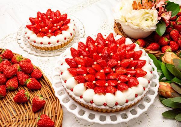 キル フェ ボンのいちごタルト、2月の新作は今季デビューの「満天星いちご」を使ったタルトが登場