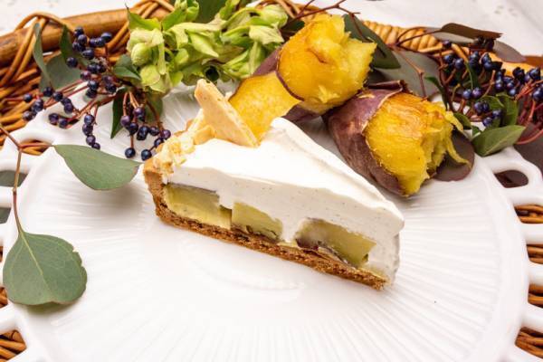 キル フェ ボンの新作「茨城県産 “旭甘十郎”のタルト」、濃厚なさつまいもの甘みを堪能できる一品