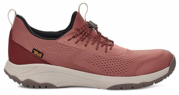 アウトドアビギナーから本格派まで充実のラインアップ。Tevaから 「HIKE COLLECTION」 が登場