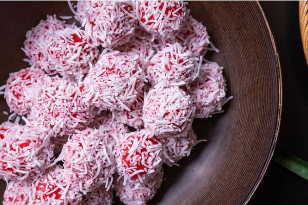 世界のスイーツで旅行気分を! 月替わりで楽しめるコンラッド大阪のストロベリースイーツビュッフェ